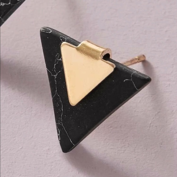 🌵🌵Double Triangle Marble & Gold Earrings - Picture 2 of 3